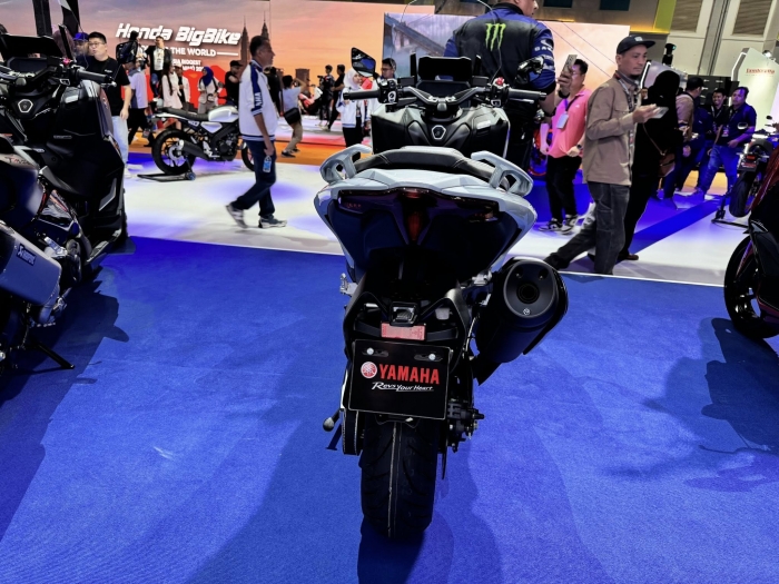 Yamaha-TMAX-4