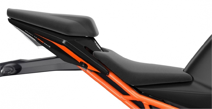 KTM-RC200-4