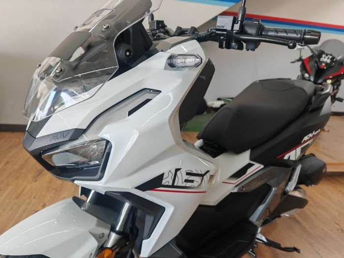 honda-adv-160-10