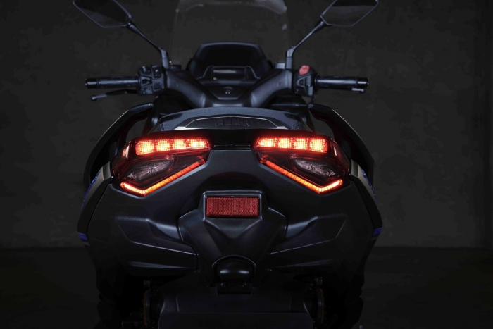 Yamaha-XMAX-10
