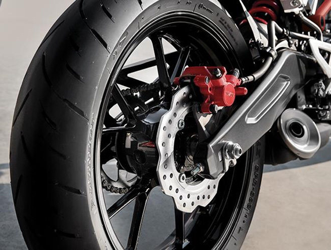 Honda-CB150R-2