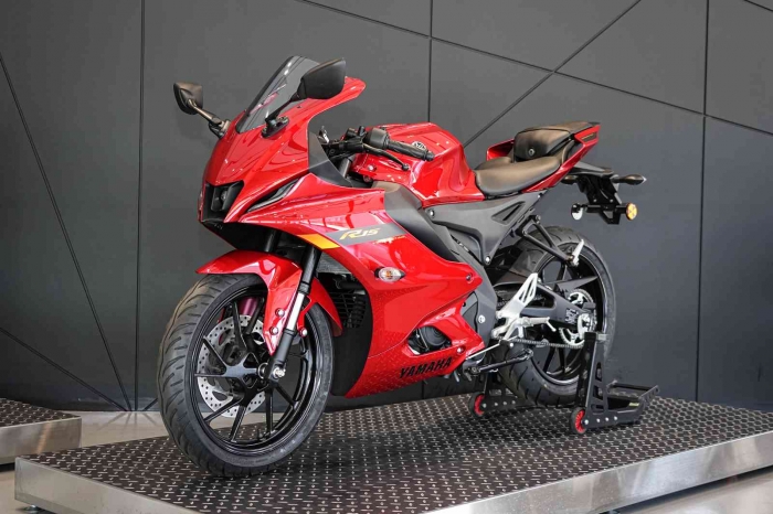 yamaha-r15-4