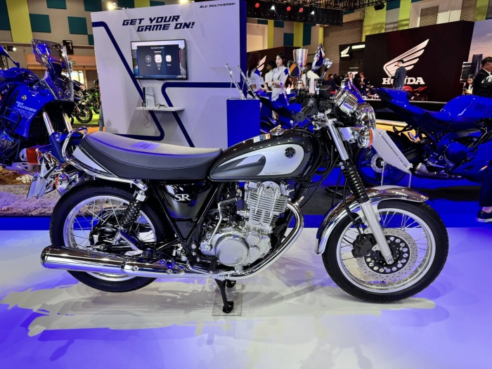 Yamaha-SR400-3