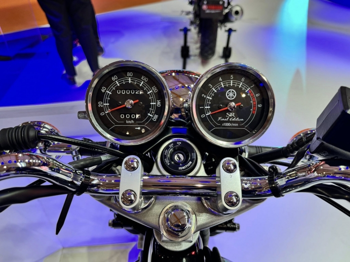 Yamaha-SR400-5