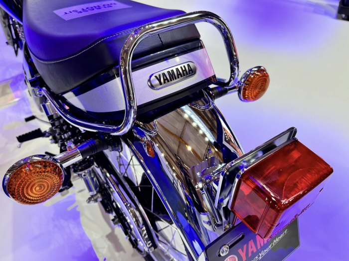 Yamaha-SR400-7