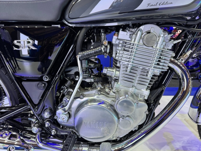 Yamaha-SR400-8