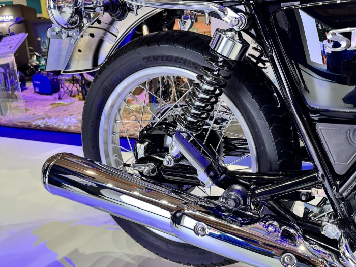 Yamaha-SR400-9