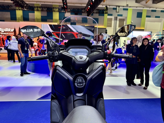 yamaha-xmax-4