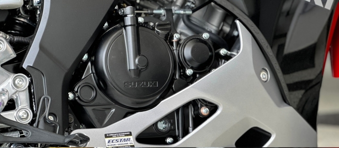 Suzuki-GSX-R150-15