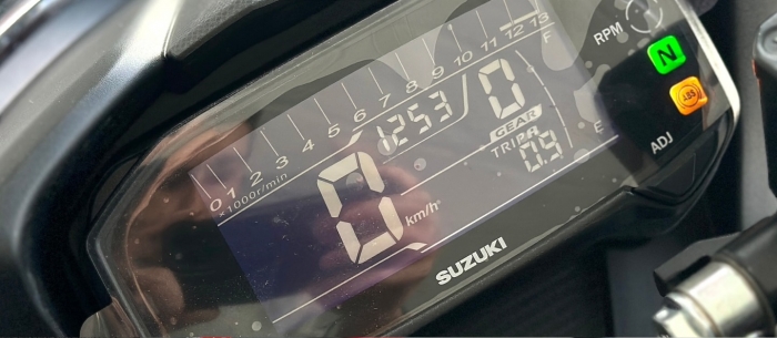 Suzuki-GSX-R150-17