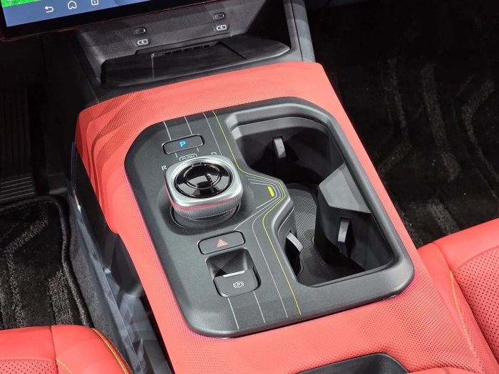 TOYOTA-BZ5-11