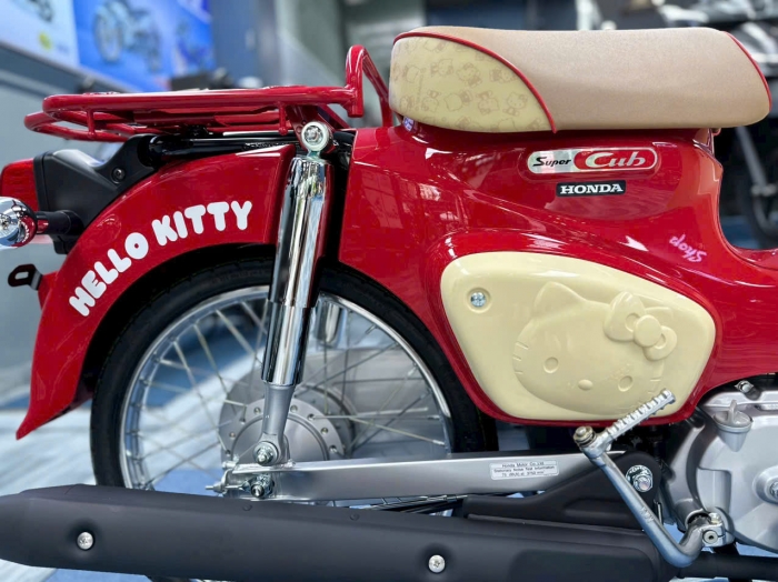 honda-super-cub-50-hello-kitty