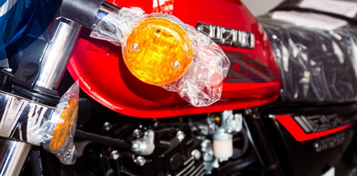 Suzuki-GN125-10