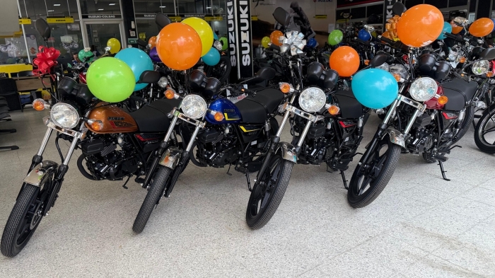 Suzuki-GN125-4