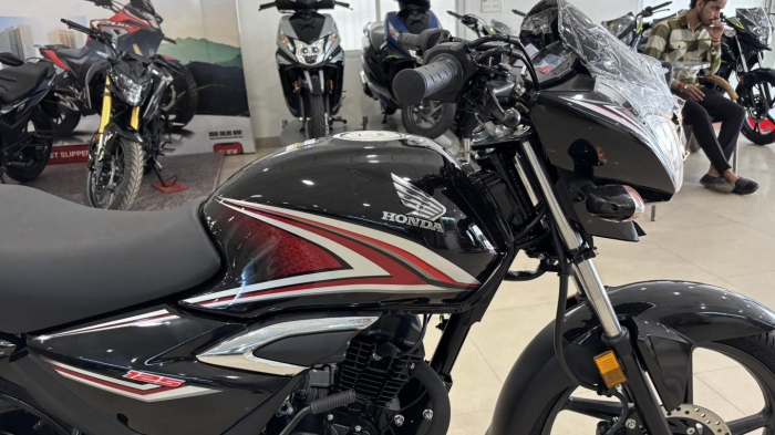 huyen-thoai-con-tay-honda-2