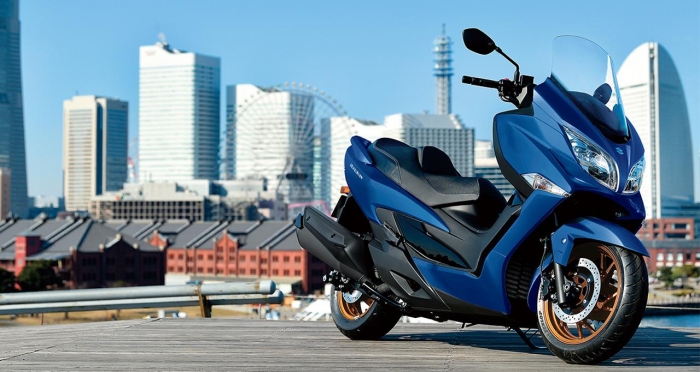 Suzuki-Burgman-400-6