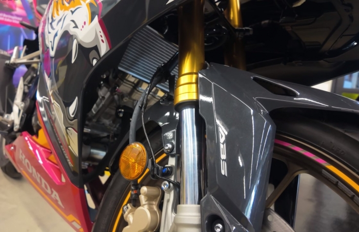 honda-cbr150r-8