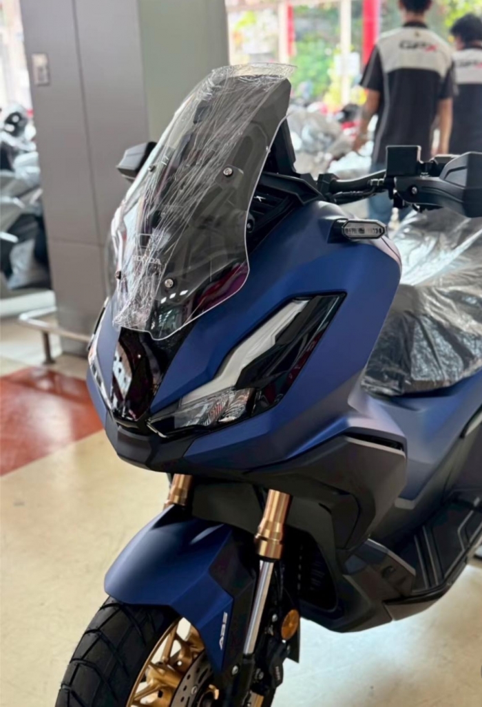 Honda-ADV350-3