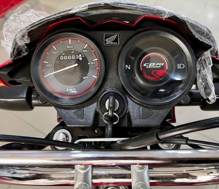 Honda-CD70-Dream-6