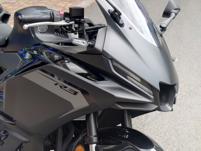 Yamaha-R3-6