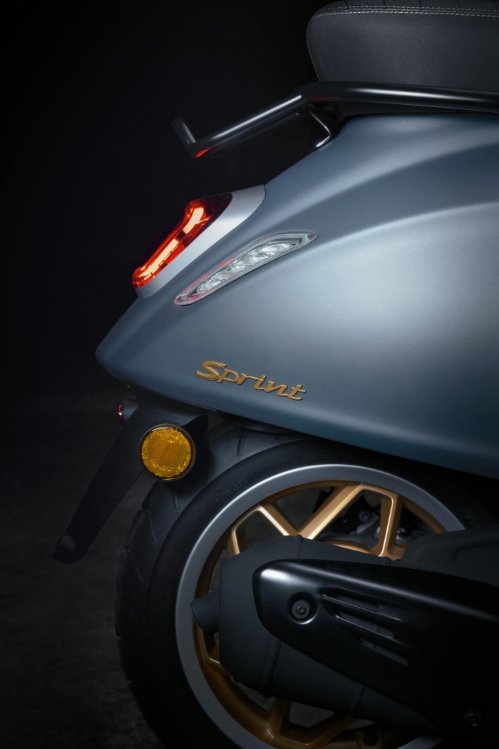 Vespa-Sprint-150-5