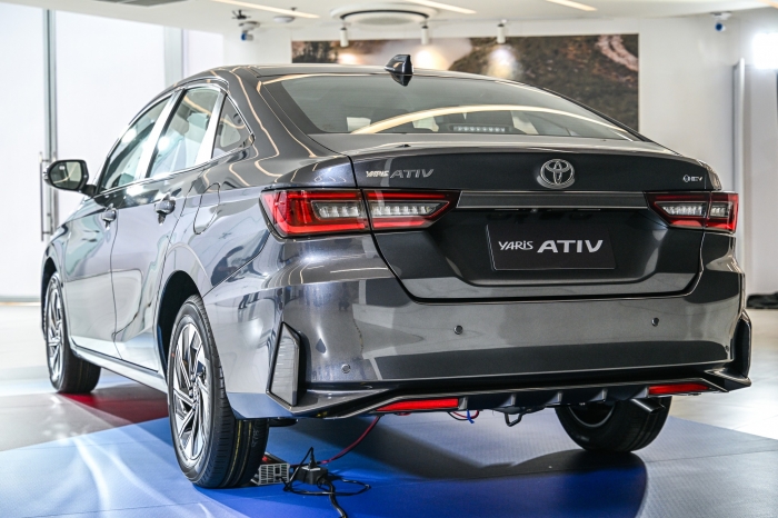Toyota-Vios-hybrid-8