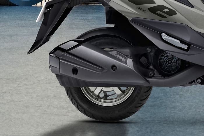 Suzuki-Avenis-3