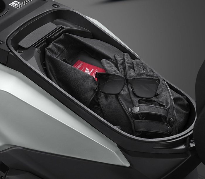 Honda-Click-160-4