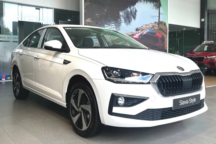 Skoda-Slavia-1