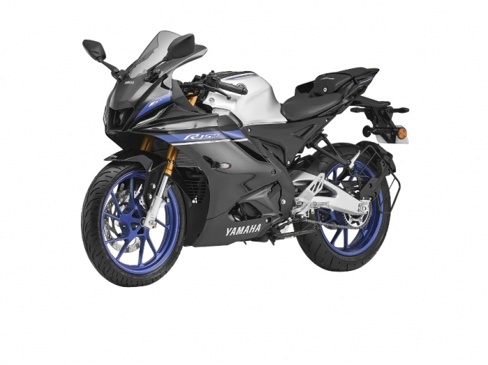 Yamaha-R15M-4