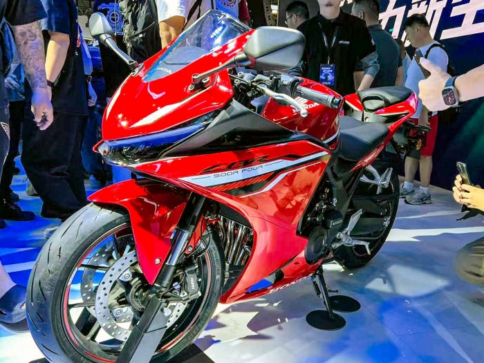 Honda-CBR500R-1
