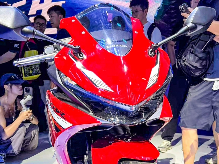 Honda-CBR500R-2