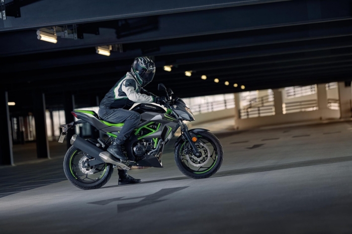 Kawasaki-Z125-5