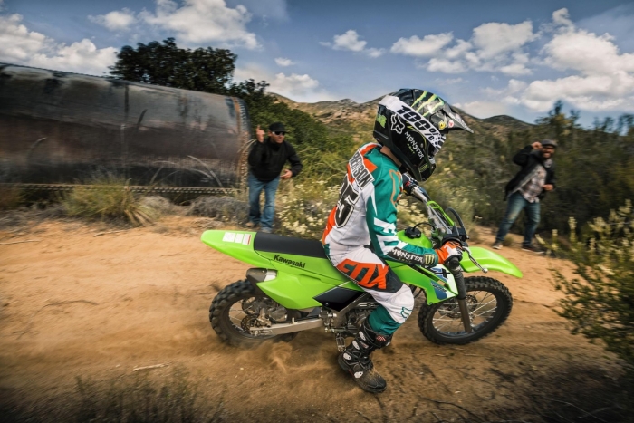 kawasaki-klx140-3