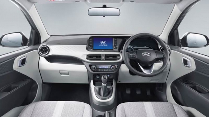 hyundai grand i10 giá bán tháng 8, nội thất xe, màu đen