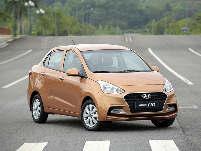 hyundai grand i10 giá bán tháng 8, xe màu cam