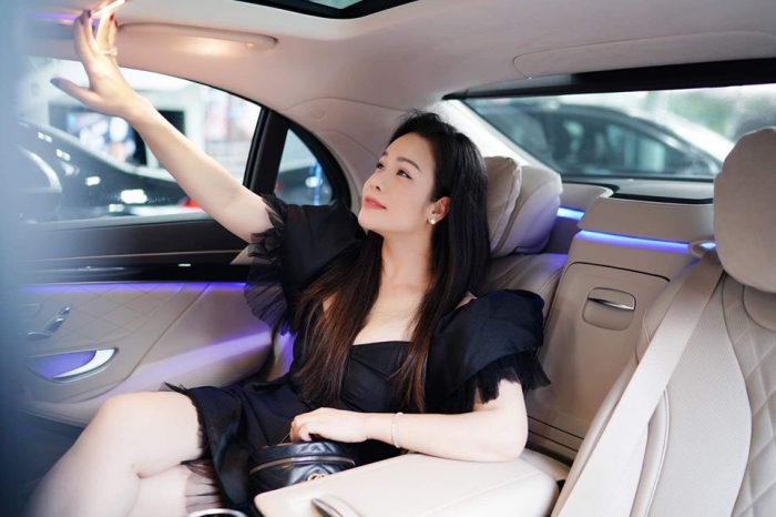 Nhật Kim Anh tậu xe Mercedes S450 Luxury giá gần 5 tỷ, màu trắng