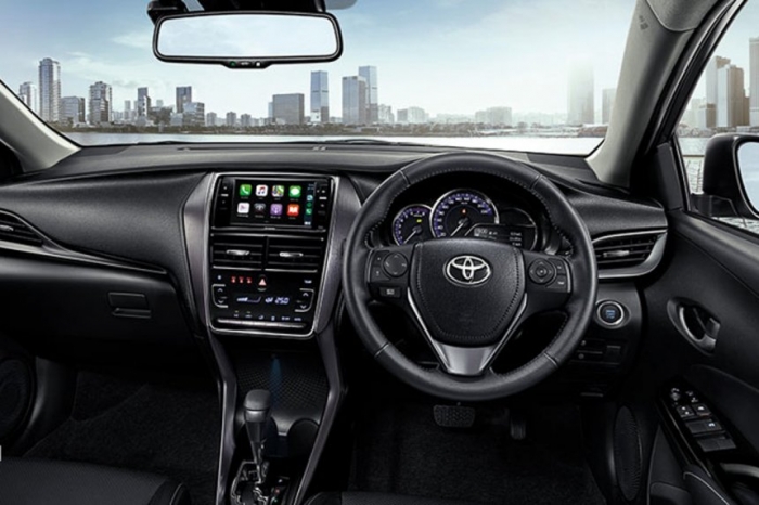 khoang nội thất của Toyota Yaris 2021, màu đen