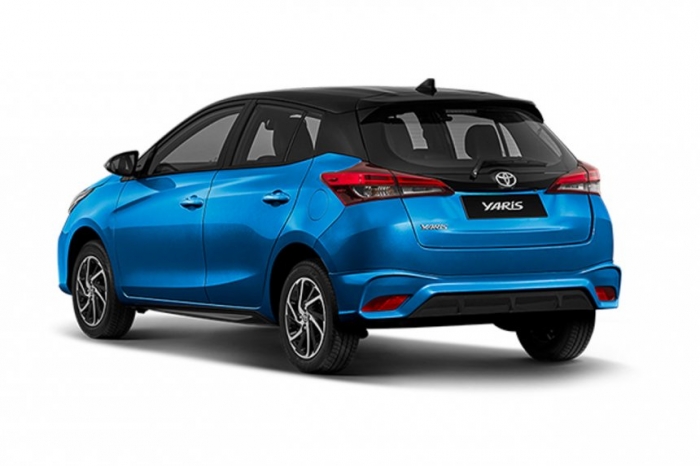 đuôi xe Toyota Yaris 2021, màu xanh