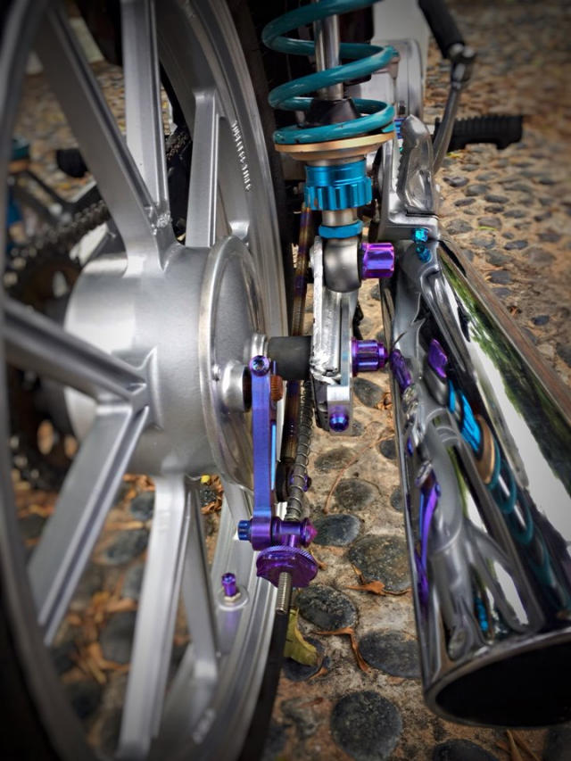 Cho&aacute;ng ngợp với m&agrave;n hồi sinh Honda Dream cực chất khiến triệu người m&ecirc; mẩn