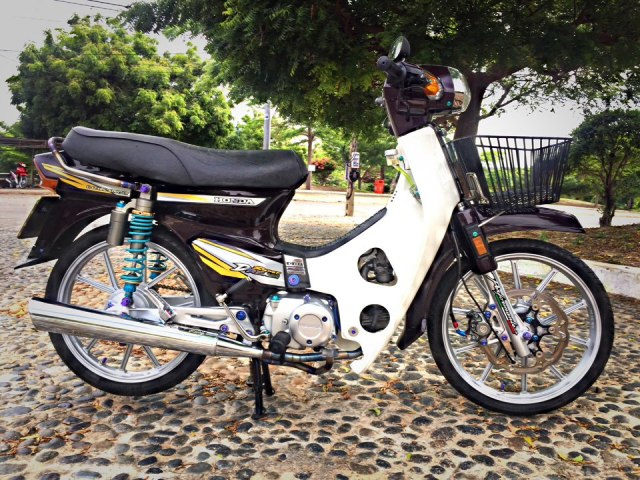 Cho&aacute;ng ngợp với m&agrave;n hồi sinh Honda Dream cực chất khiến triệu người m&ecirc; mẩn