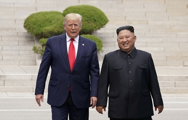 trump-va-kim-jong-un-1