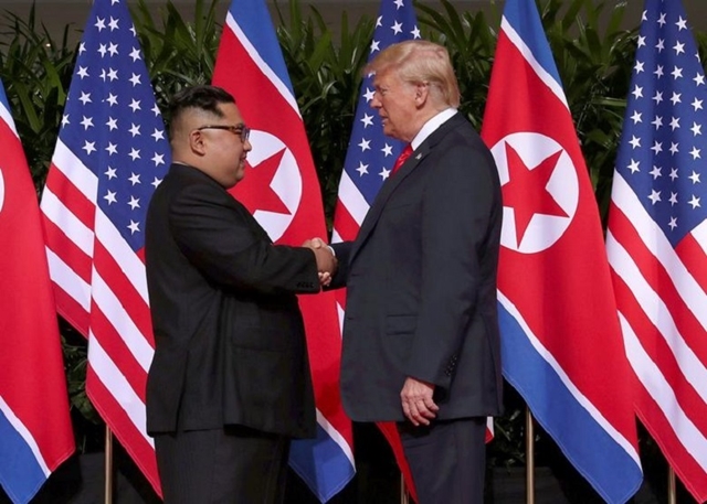 trump-va-kim-jong-un-4