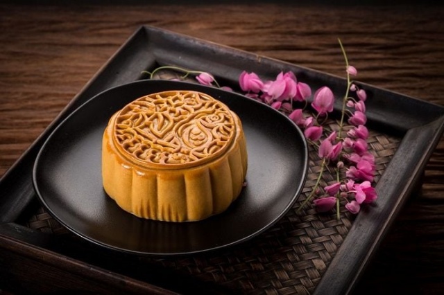 cong-nhan-roi-vao-may-lam-banh-trung-thu-3