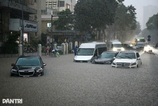 ha-noi-ngap-lut-1