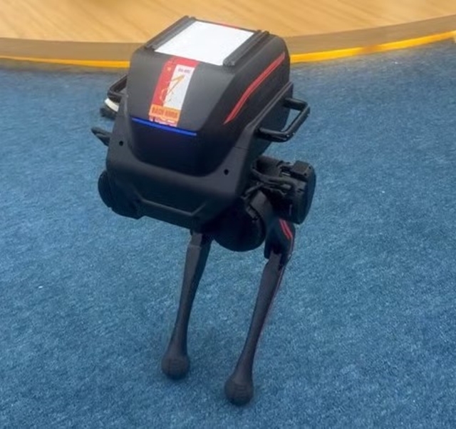 robot-hai-chan-dai-hoc-bach-khoa-3