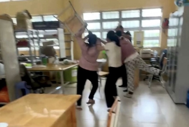 thay-giao-nhan-tin-cho-hoc-sinh-lop-10-2