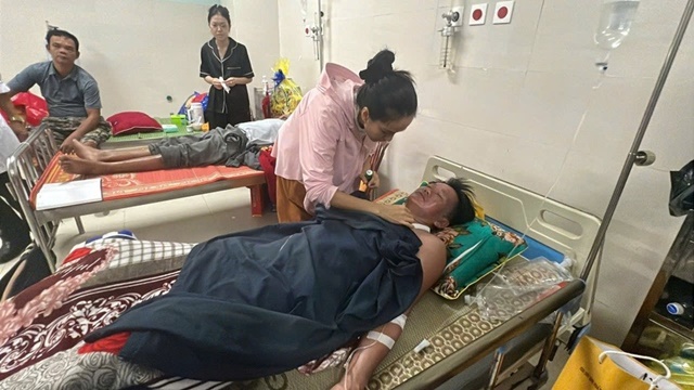 ba-nguoi-dan-ong-troi-dat-8