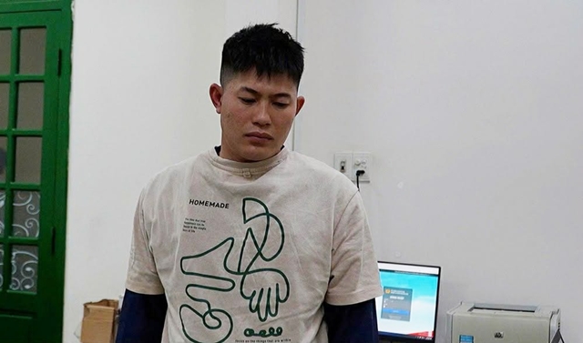 bo-om-2-con-lam-dieu-dai-dot-1