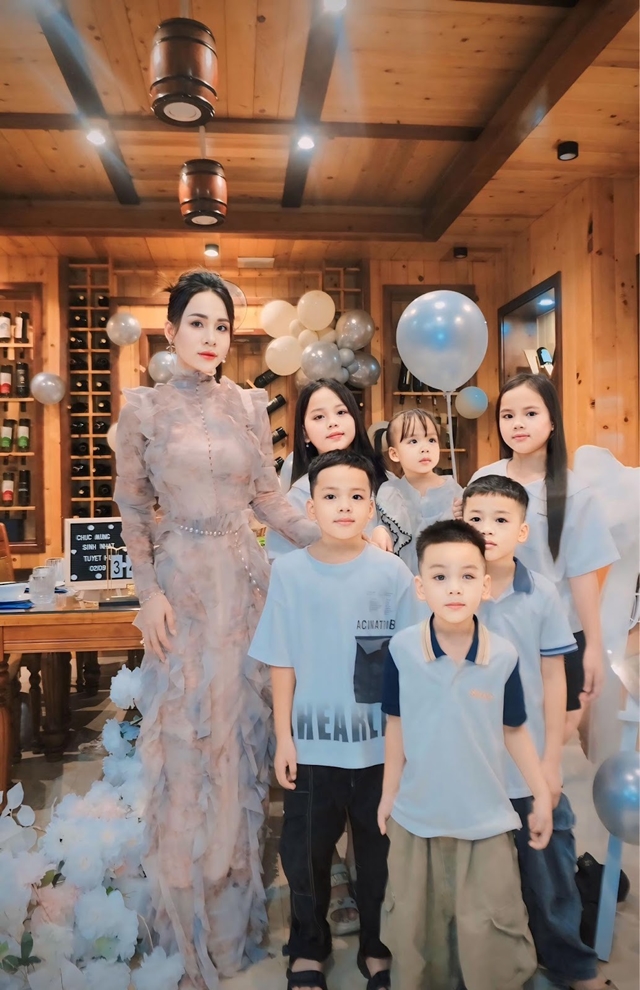 me-34-tuoi-sinh-6-con-5